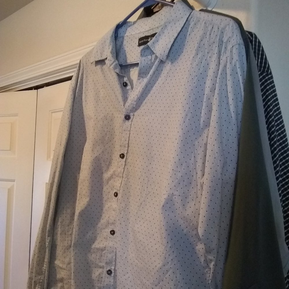Men's Large Dress or Casual Button Down Shirt